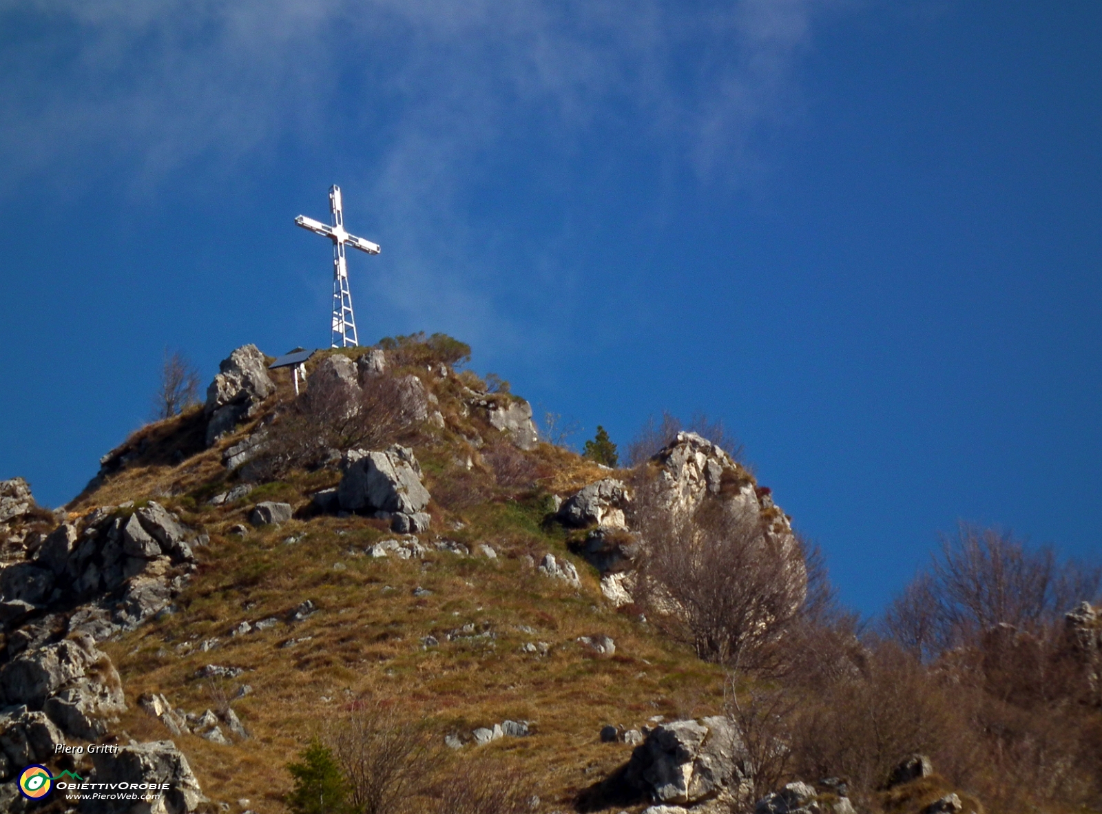 25 Splende la croce....JPG